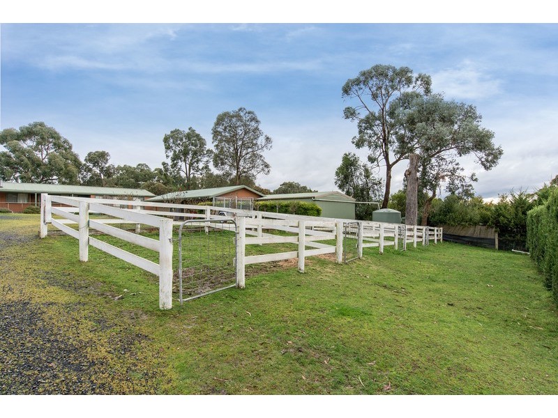14 Coopers Road, Macclesfield VIC 3782