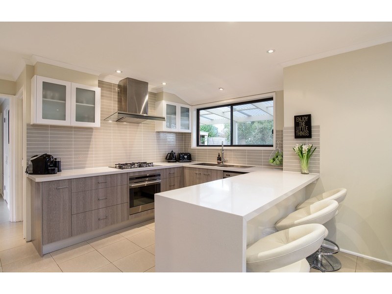 6 Summer Place, Mooroolbark VIC 3138