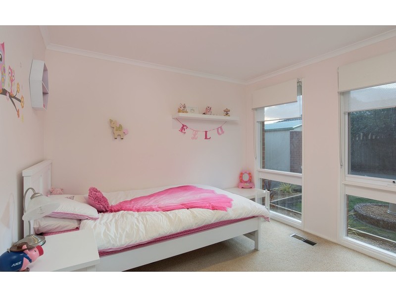 6 Summer Place, Mooroolbark VIC 3138