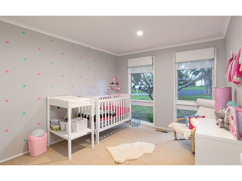 6 Summer Place, Mooroolbark VIC 3138