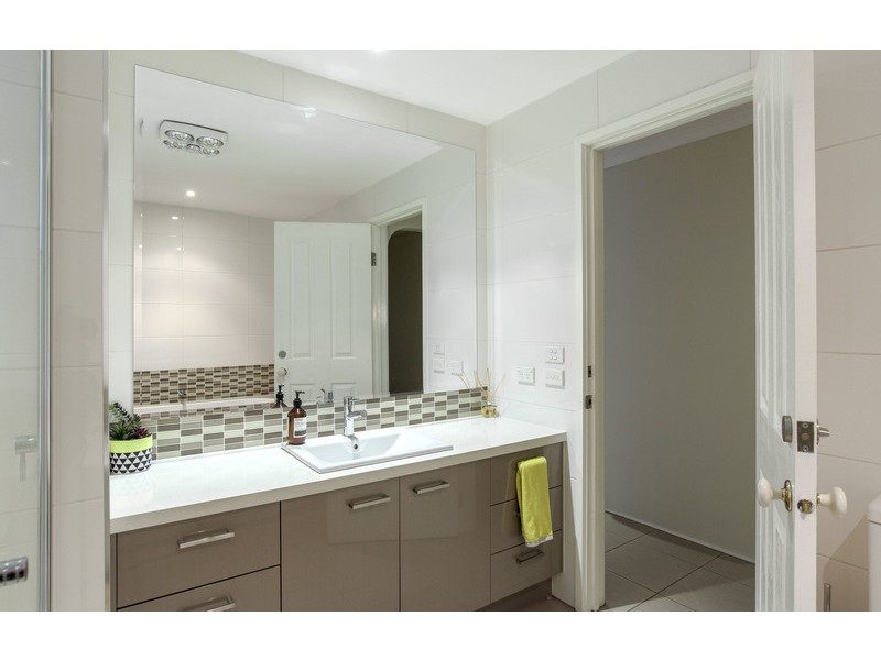 6 Summer Place, Mooroolbark VIC 3138