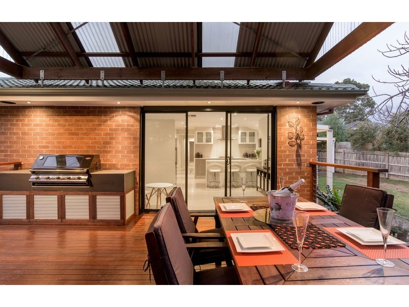 6 Summer Place, Mooroolbark VIC 3138