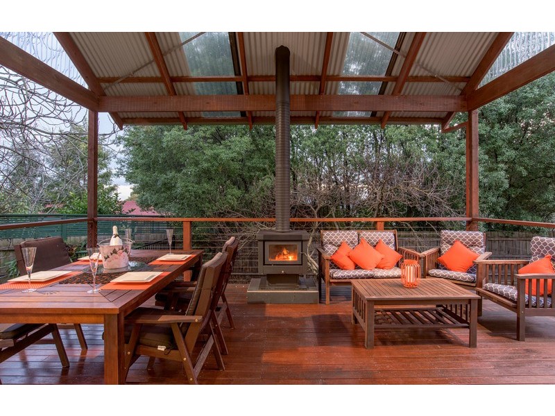 6 Summer Place, Mooroolbark VIC 3138