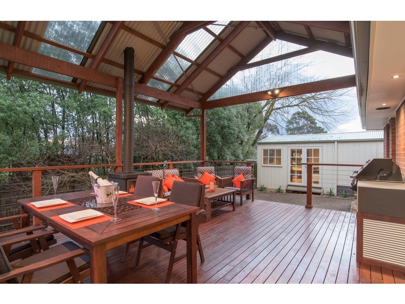 6 Summer Place, Mooroolbark VIC 3138