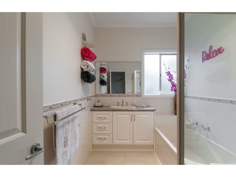 11 Bastow Road, Lilydale VIC 3140