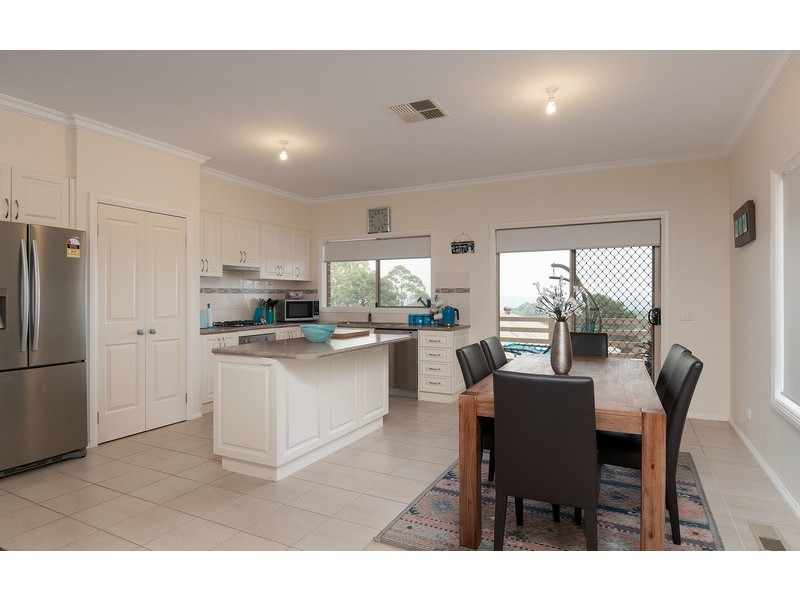 11 Bastow Road, Lilydale VIC 3140