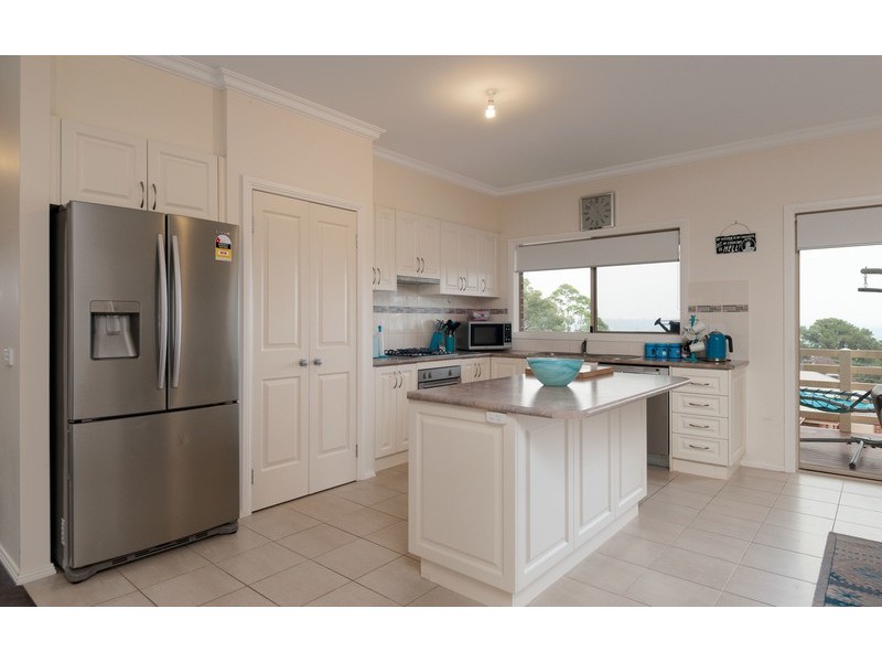 11 Bastow Road, Lilydale VIC 3140