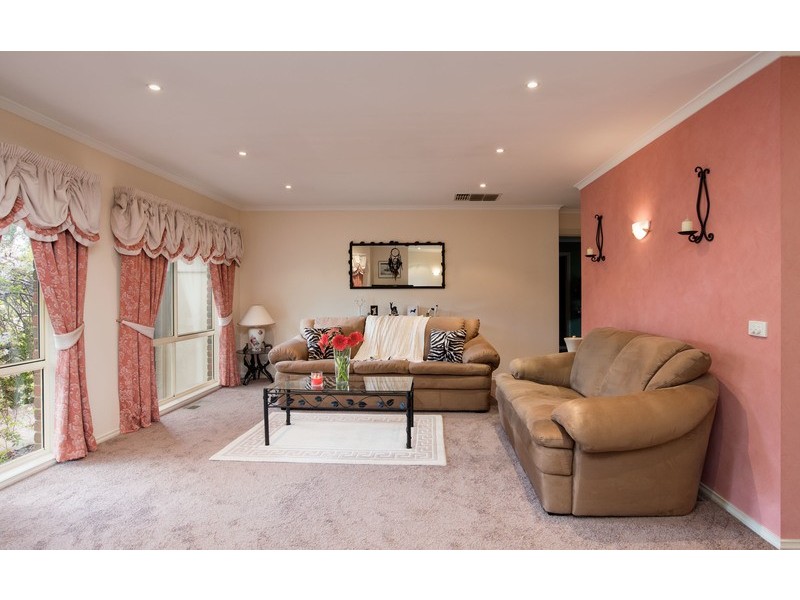 32 Bristol Crescent, Lilydale VIC 3140