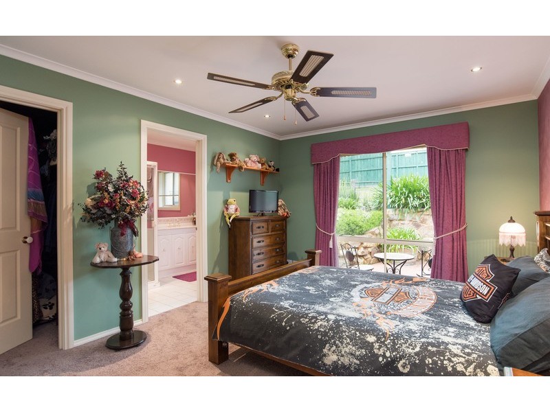 32 Bristol Crescent, Lilydale VIC 3140