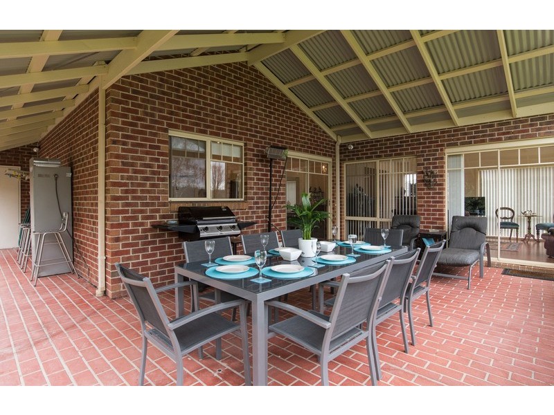 1 Tudor Drive, Mooroolbark VIC 3138