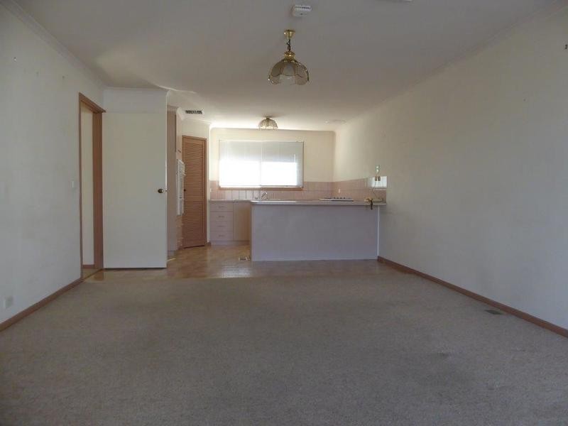 2/23 McComb Street, Lilydale VIC 3140