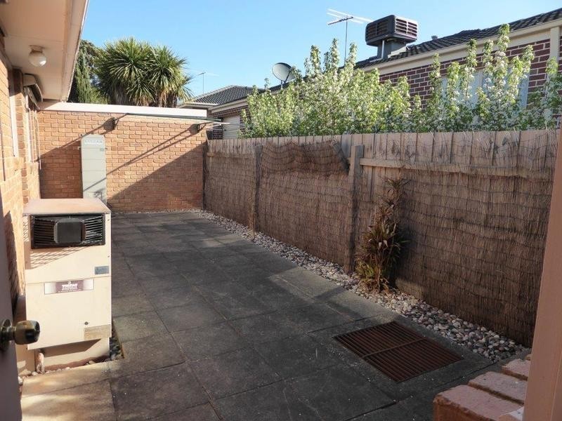 2/23 McComb Street, Lilydale VIC 3140