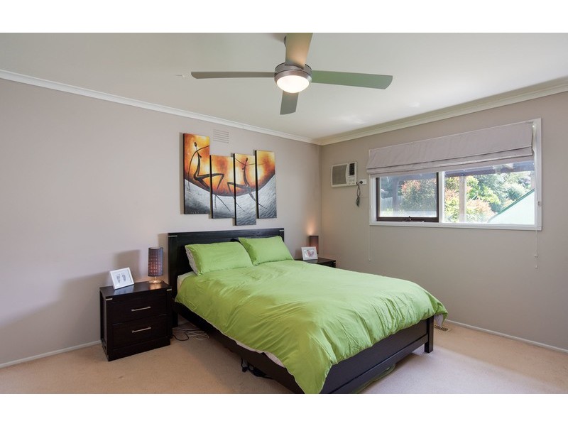 5 Eastwood Crescent, Mooroolbark VIC 3138
