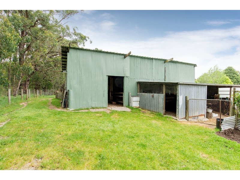 4 Mulhalls Road, Macclesfield VIC 3782
