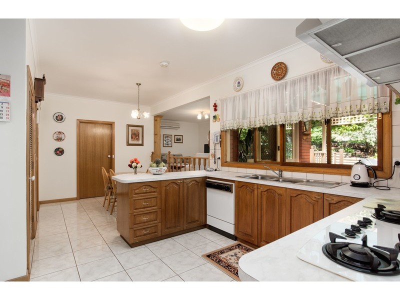 9 St Andrews Drive, Chirnside Park VIC 3116