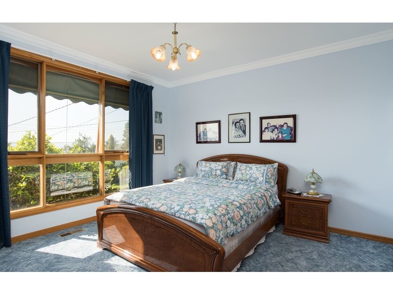 9 St Andrews Drive, Chirnside Park VIC 3116