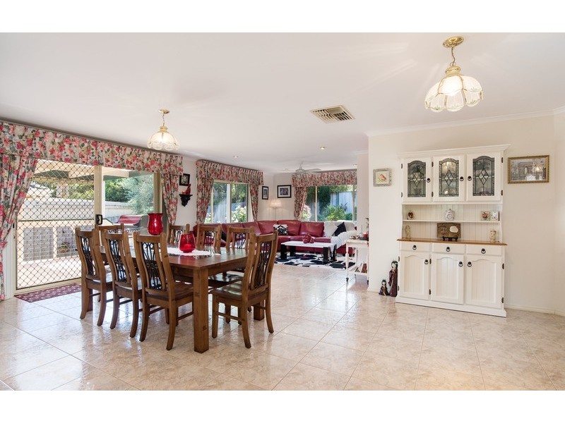 8 Parkview Terrace, Chirnside Park VIC 3116