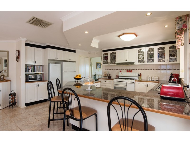 8 Parkview Terrace, Chirnside Park VIC 3116