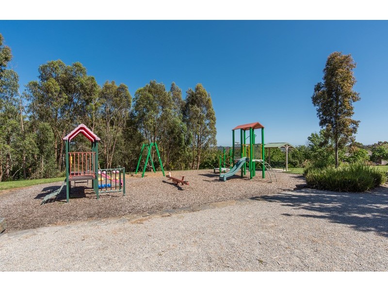 8 Parkview Terrace, Chirnside Park VIC 3116