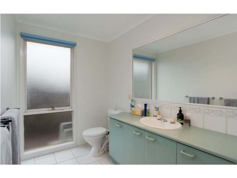 8 Lakeview Drive, Lilydale VIC 3140