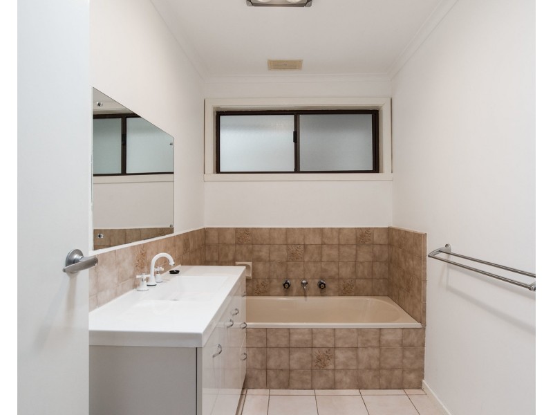 44 Station Road, Seville VIC 3139