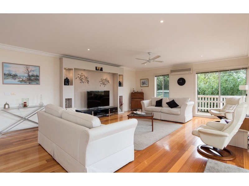 16 Shadi Rise, Yarra Glen VIC 3775