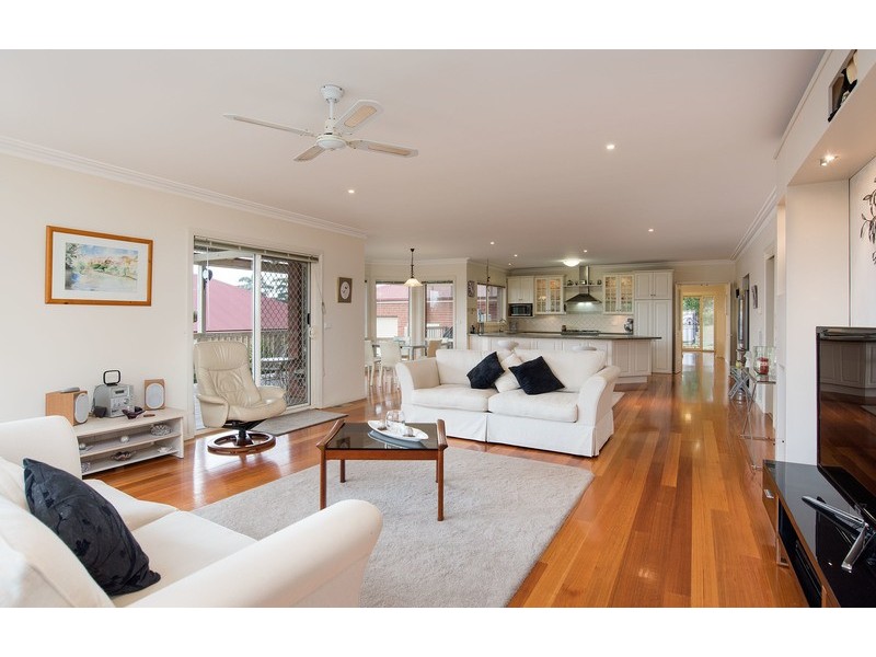 16 Shadi Rise, Yarra Glen VIC 3775