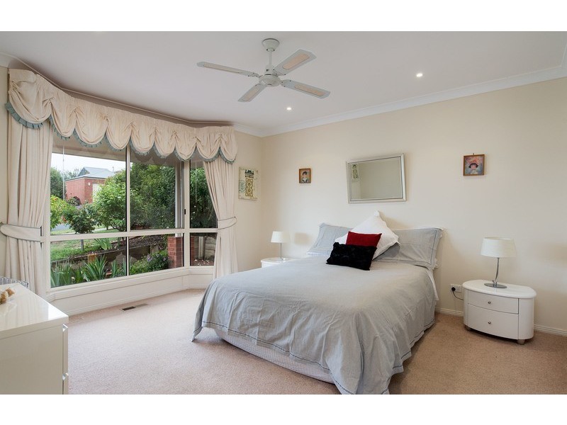 16 Shadi Rise, Yarra Glen VIC 3775