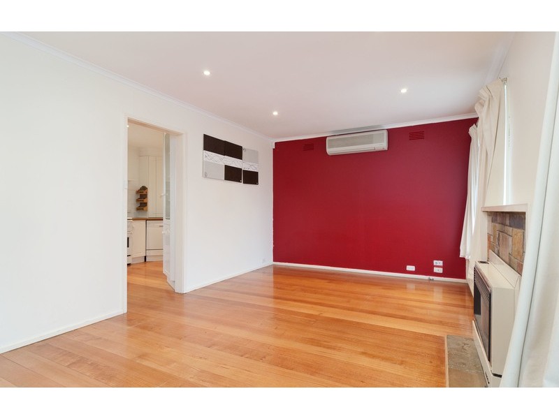 32 Dixon Avenue, Croydon VIC 3136