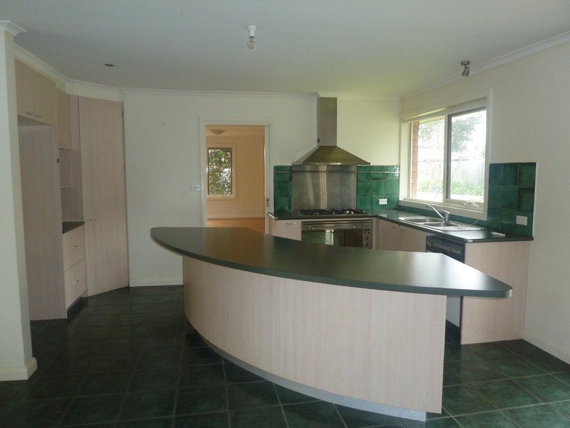 60 Dorset Road, Croydon VIC 3136