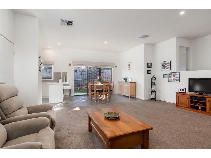 6a Carawa Street, Mooroolbark VIC 3138