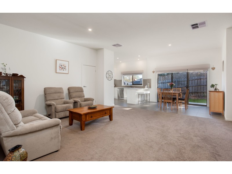 6a Carawa Street, Mooroolbark VIC 3138