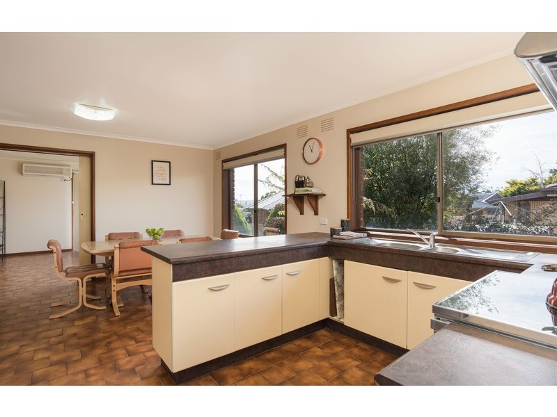 9 Celeste Court, Chirnside Park VIC 3116