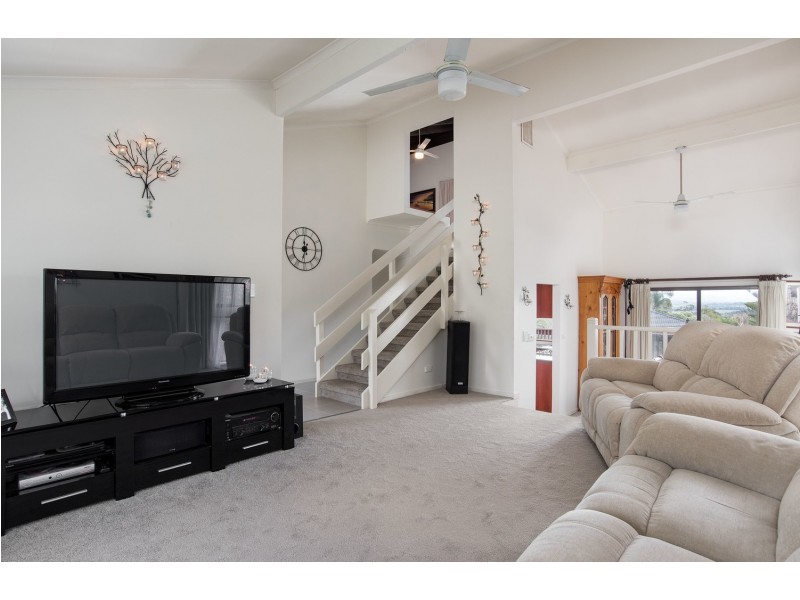 42 Rolling Hills Road, Chirnside Park VIC 3116