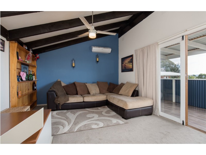 42 Rolling Hills Road, Chirnside Park VIC 3116