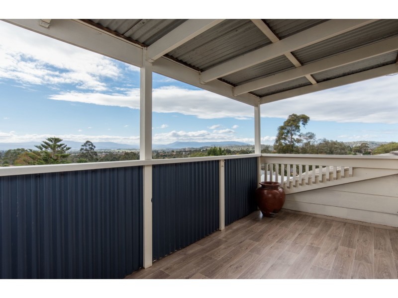 42 Rolling Hills Road, Chirnside Park VIC 3116