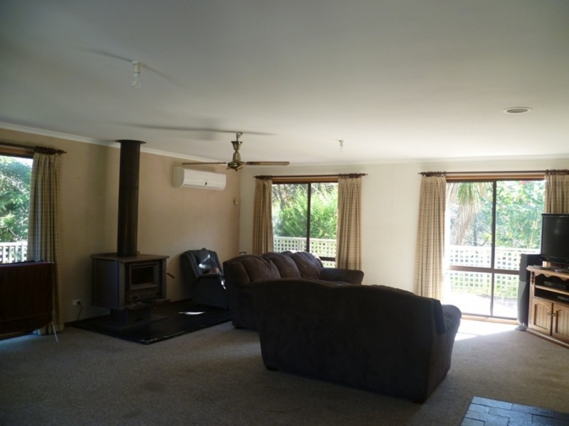 311 Healesville-Koo Wee Rup Road, Badger Creek VIC 3777