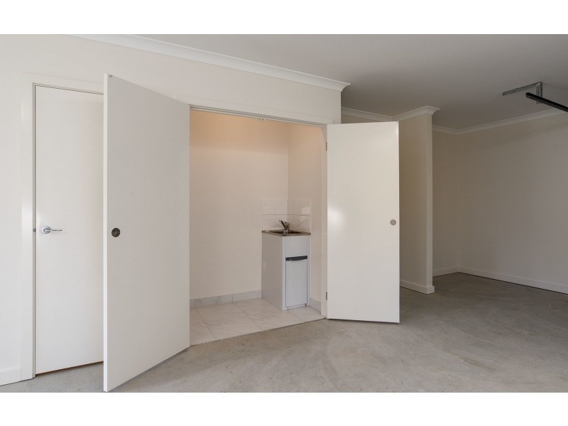 10 Lithgow Way, Mooroolbark VIC 3138