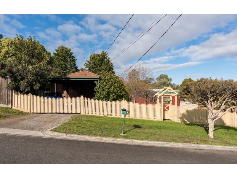 16 Vista Drive, Chirnside Park VIC 3116