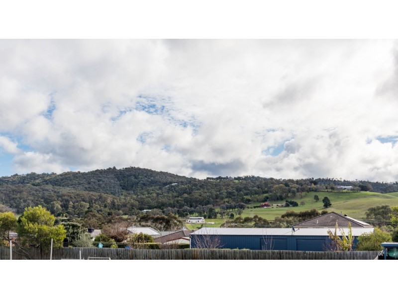 8 Mill Road, Yarra Glen VIC 3775