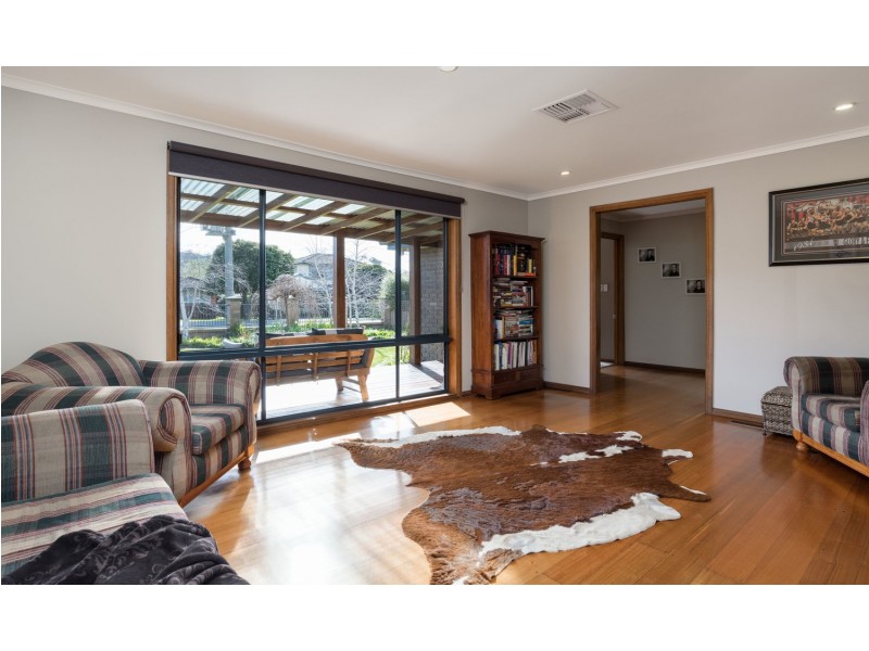 8 Mill Road, Yarra Glen VIC 3775