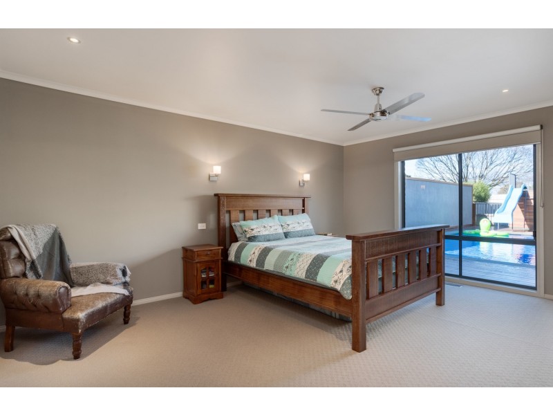 8 Mill Road, Yarra Glen VIC 3775