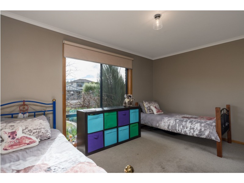 8 Mill Road, Yarra Glen VIC 3775