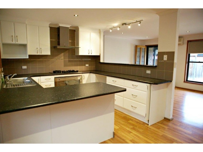 33 Morokai Grove, Lilydale VIC 3140