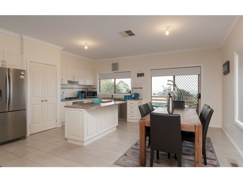11 Bastow Road, Lilydale VIC 3140