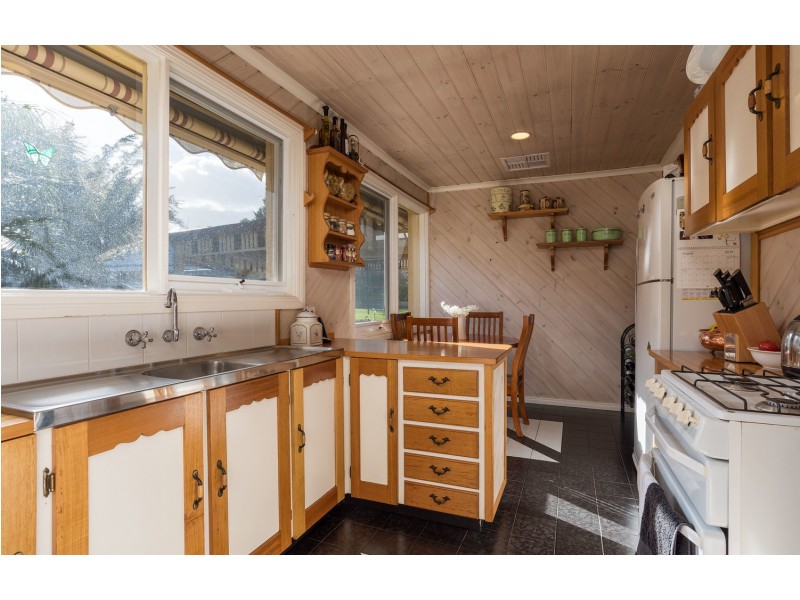 15 Orrong Road, Mooroolbark VIC 3138