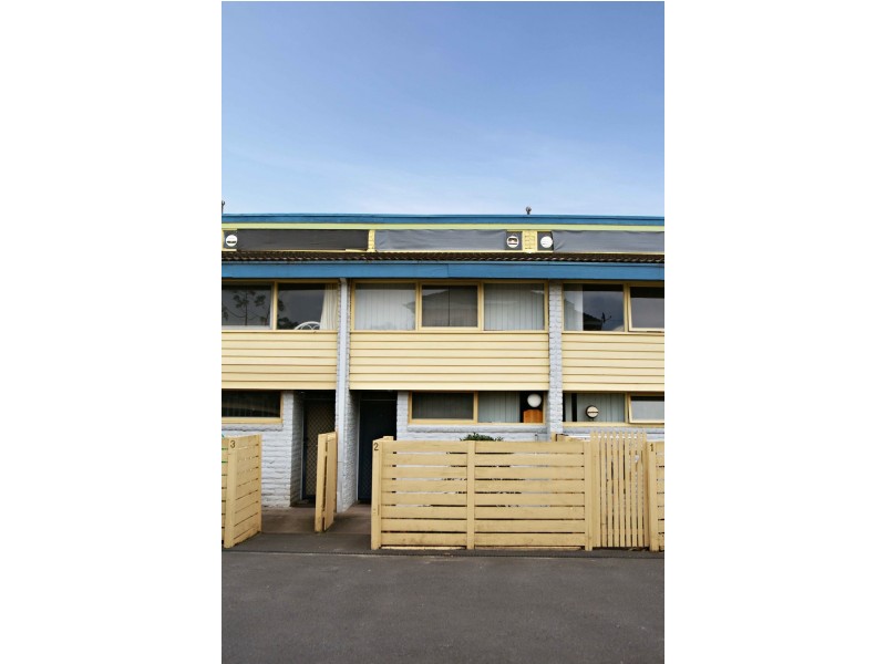 2/16 The Eyrie, Lilydale VIC 3140