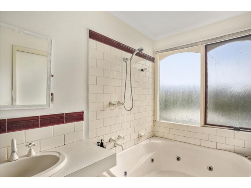 2 Ridge Court, Launching Place VIC 3139