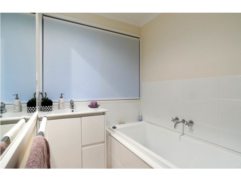 17 Anthony Drive, Chirnside Park VIC 3116