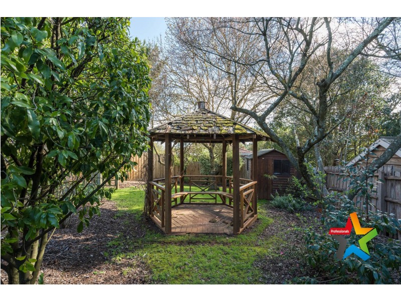 7 Oakbank Court, Mooroolbark VIC 3138